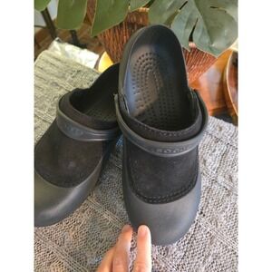CROCS- Women's Black Suede Comfort Clogs Slip On Shoes - Size 9